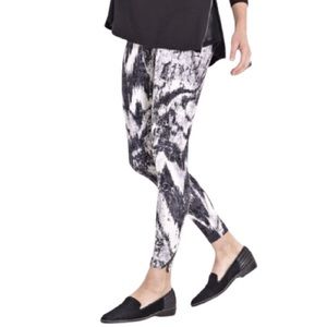 Lyssé Twist Zip Ponte Legging